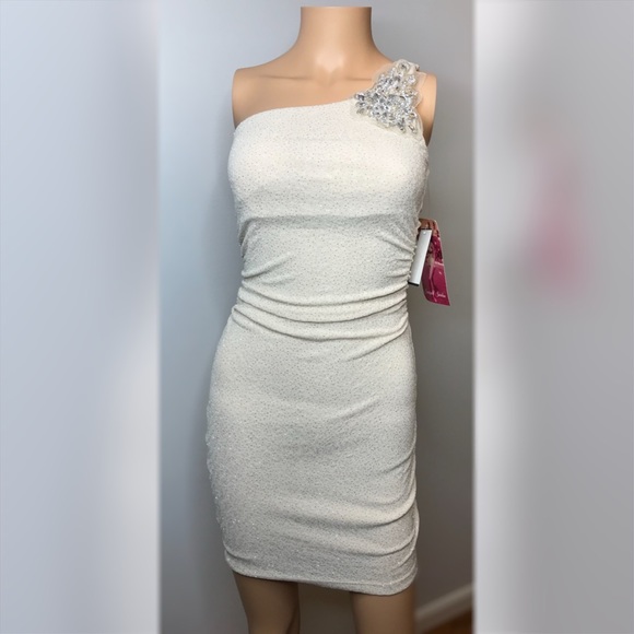 IVORY BODYCON • SPARKLY MINI DRESS - Picture 5 of 8
